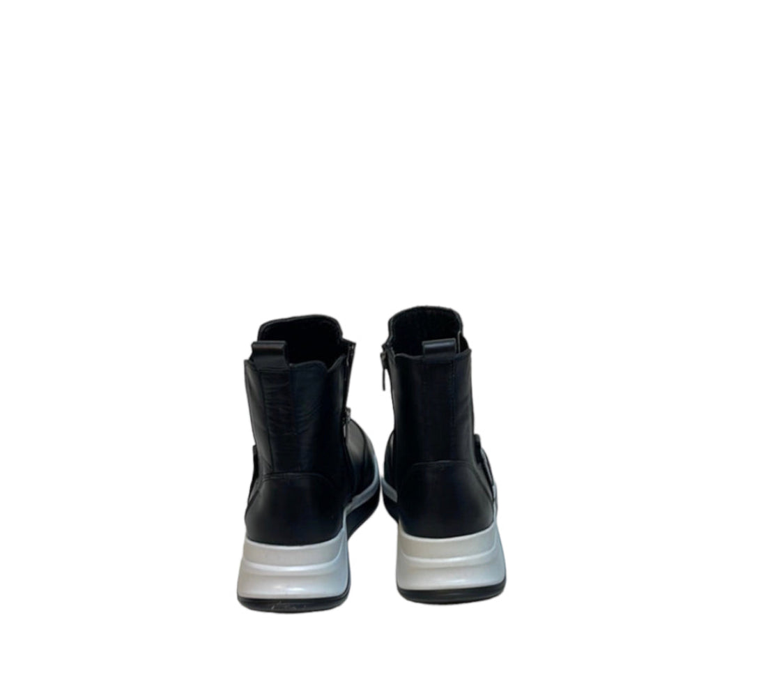 Boots-LM/2356/57